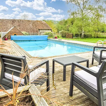 Holiday home 6 Bedroom Gorgeous In St Pierre En Auge Vieux-Pont