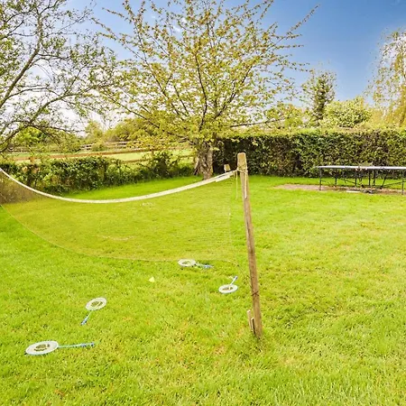 Holiday home 6 Bedroom Gorgeous In St Pierre En Auge