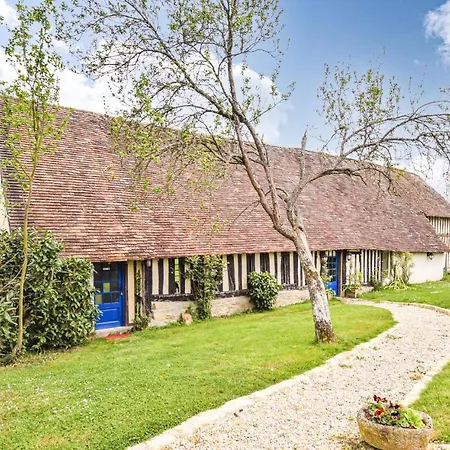 Lovely In St Pierre En Auge Vakantiehuis *