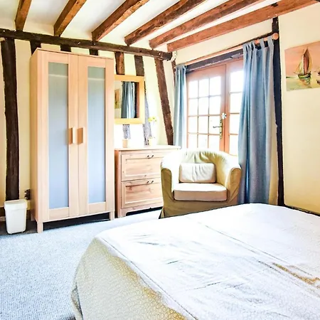 Holiday home 6 Bedroom Gorgeous In St Pierre En Auge *