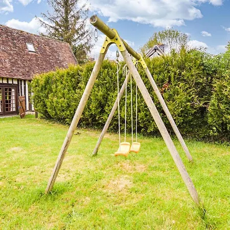 6 Bedroom Gorgeous In St Pierre En Auge