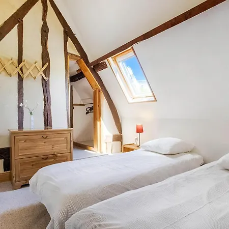 6 Bedroom Gorgeous In St Pierre En Auge * Vieux-Pont
