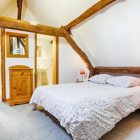 Amazing In St Pierre En Auge Feriehus *