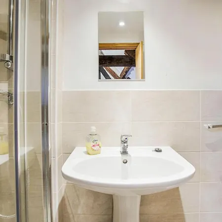 6 Bedroom Gorgeous In St Pierre En Auge Holiday home *