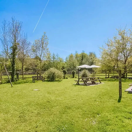 6 Bedroom Gorgeous In St Pierre En Auge * Vieux-Pont