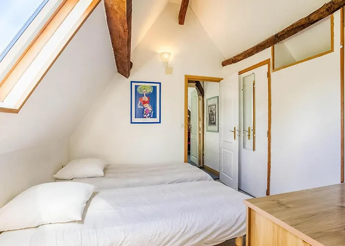 Amazing In St Pierre En Auge Semesterbostad Vieux-Pont