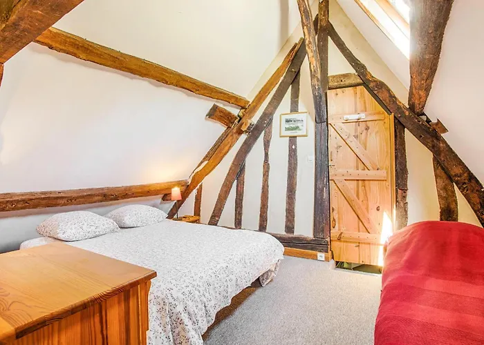 Amazing In St Pierre En Auge Semesterbostad